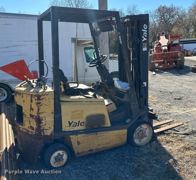 image for item DW2926 Yale  forklift