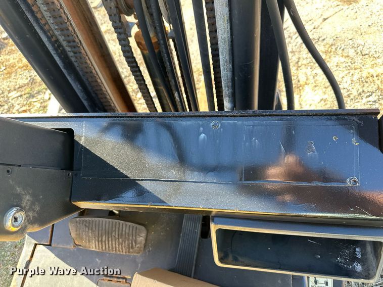 image for item DW2926 Yale  forklift