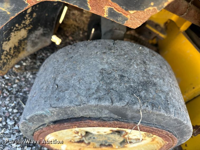 image for item DW2926 Yale  forklift