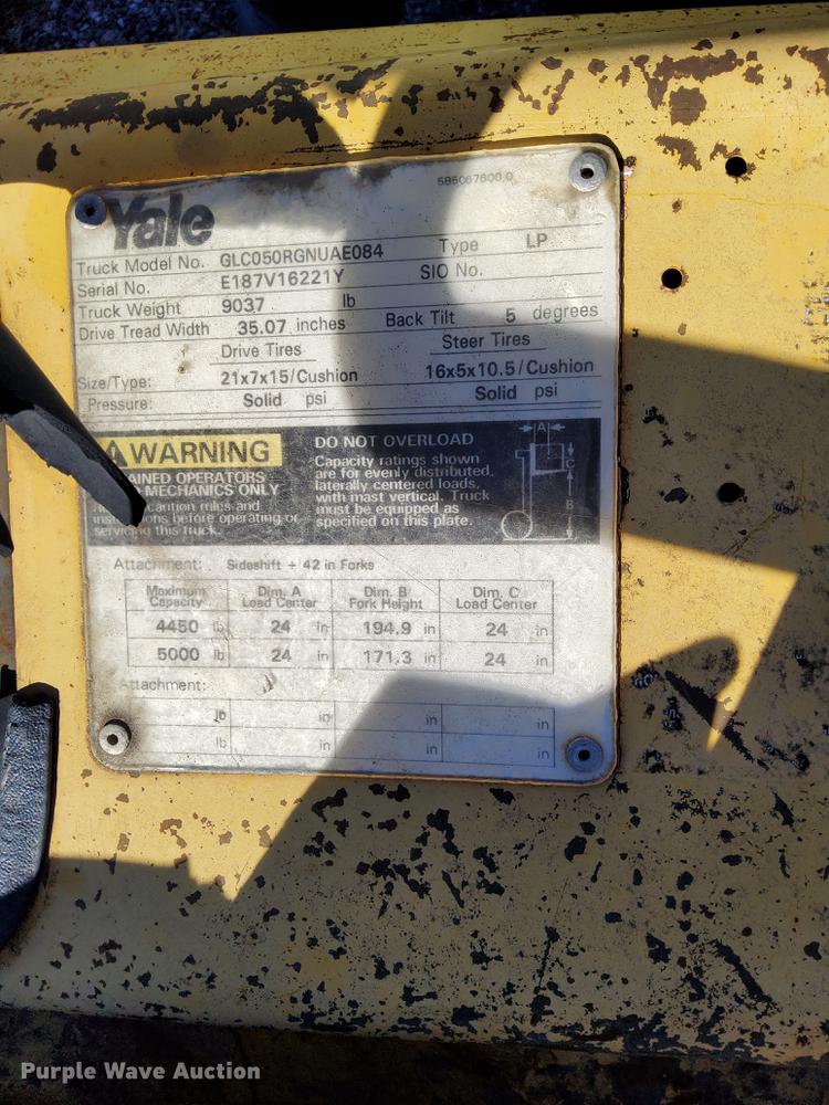 image for item DW2926 Yale  forklift