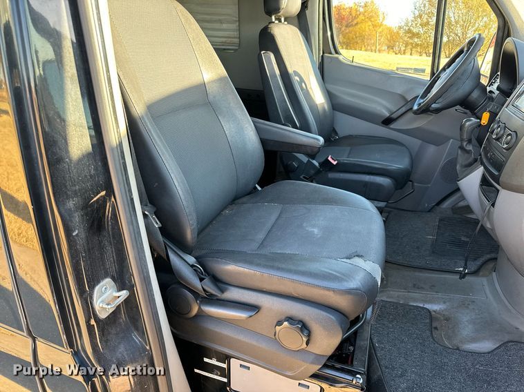 image for item GG9841 2010 Mercedes Benz Sprinter 3500  van