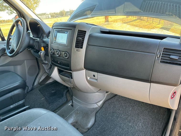 image for item GG9841 2010 Mercedes Benz Sprinter 3500  van