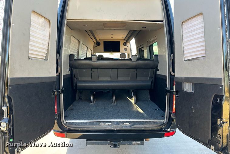 image for item GG9841 2010 Mercedes Benz Sprinter 3500  van