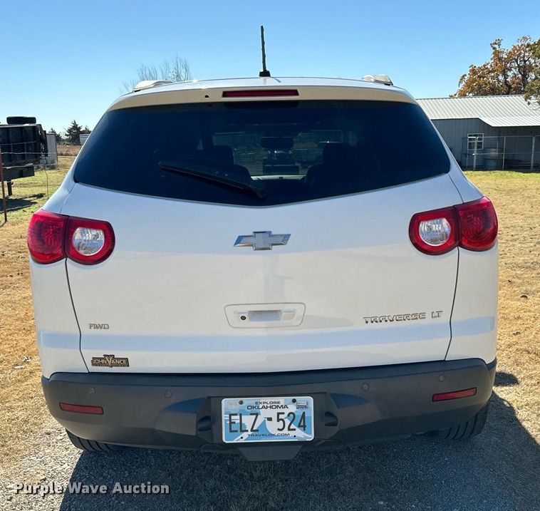 image for item GG9843 2010 Chevrolet Traverse LT  SUV