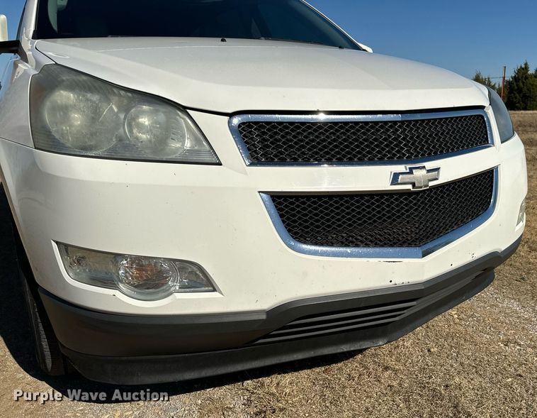 image for item GG9843 2010 Chevrolet Traverse LT  SUV