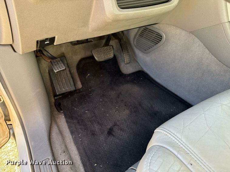 image for item GG9843 2010 Chevrolet Traverse LT  SUV