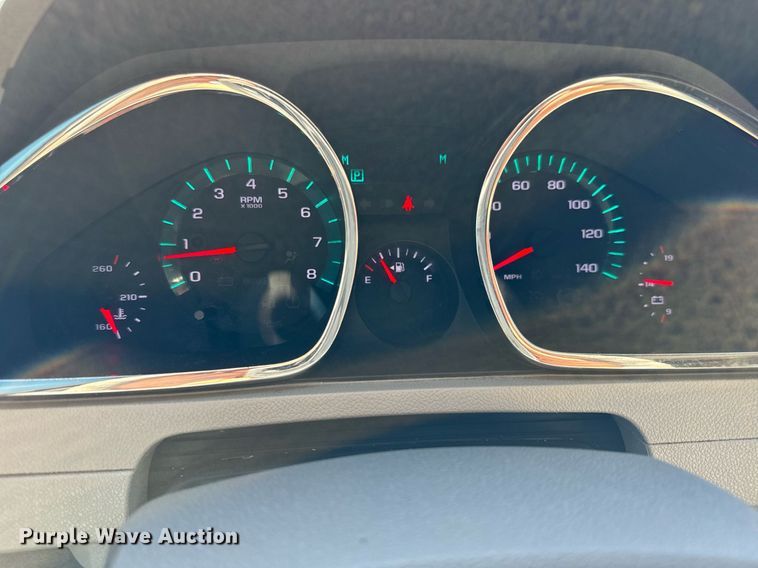 image for item GG9843 2010 Chevrolet Traverse LT  SUV