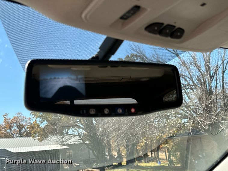 image for item GG9843 2010 Chevrolet Traverse LT  SUV