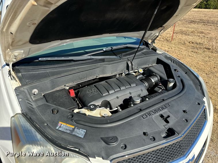 image for item GG9843 2010 Chevrolet Traverse LT  SUV