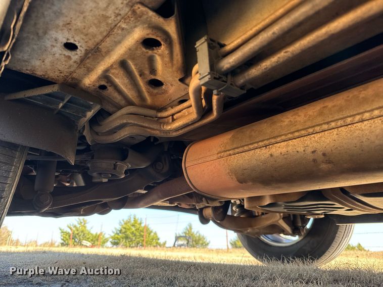 image for item GG9843 2010 Chevrolet Traverse LT  SUV