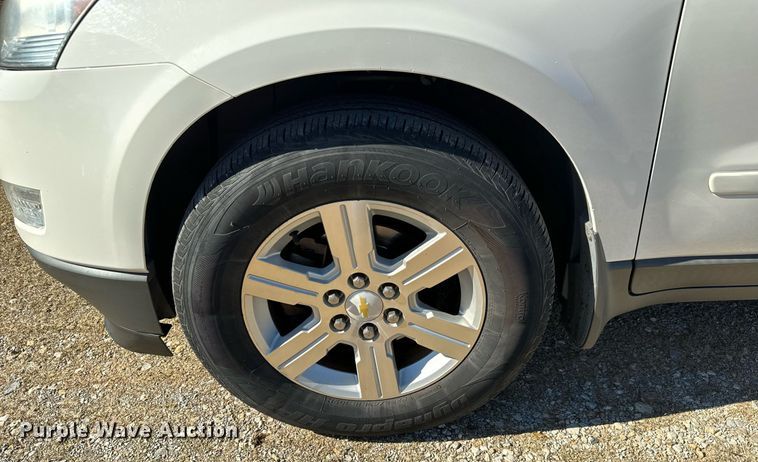 image for item GG9843 2010 Chevrolet Traverse LT  SUV