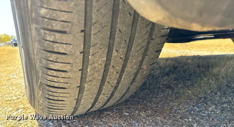 image for item GG9843 2010 Chevrolet Traverse LT  SUV