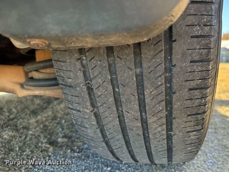 image for item GG9843 2010 Chevrolet Traverse LT  SUV