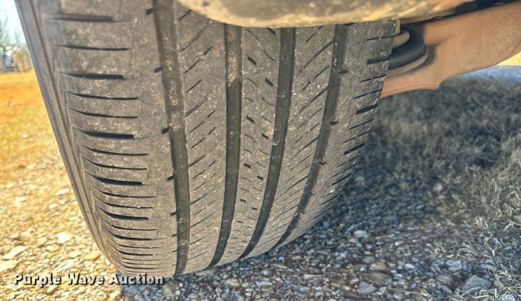 image for item GG9843 2010 Chevrolet Traverse LT  SUV