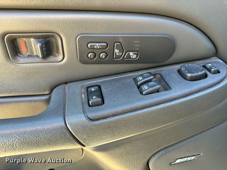 image for item GG9844 2005 GMC Sierra 2500HD  Ext. Cab pickup truck