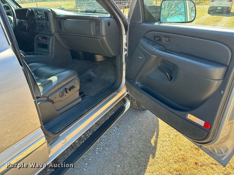 image for item GG9844 2005 GMC Sierra 2500HD  Ext. Cab pickup truck