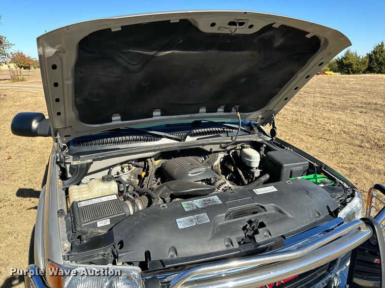 image for item GG9844 2005 GMC Sierra 2500HD  Ext. Cab pickup truck