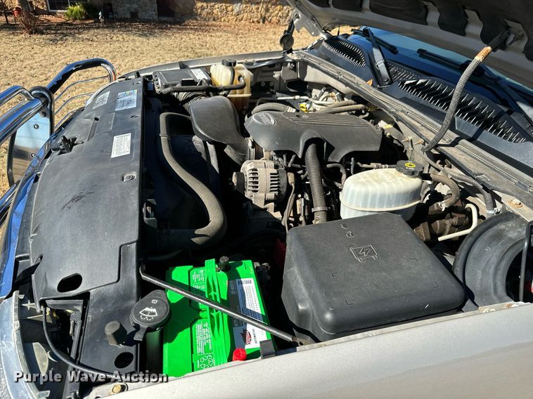 image for item GG9844 2005 GMC Sierra 2500HD  Ext. Cab pickup truck