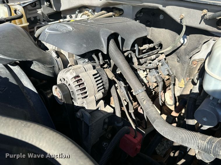 image for item GG9844 2005 GMC Sierra 2500HD  Ext. Cab pickup truck