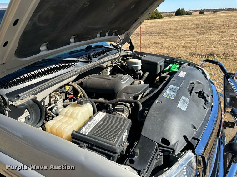 image for item GG9844 2005 GMC Sierra 2500HD  Ext. Cab pickup truck