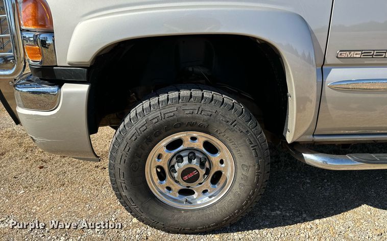 image for item GG9844 2005 GMC Sierra 2500HD  Ext. Cab pickup truck