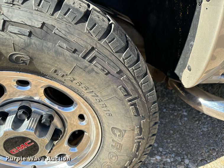 image for item GG9844 2005 GMC Sierra 2500HD  Ext. Cab pickup truck