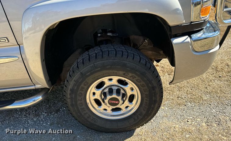 image for item GG9844 2005 GMC Sierra 2500HD  Ext. Cab pickup truck