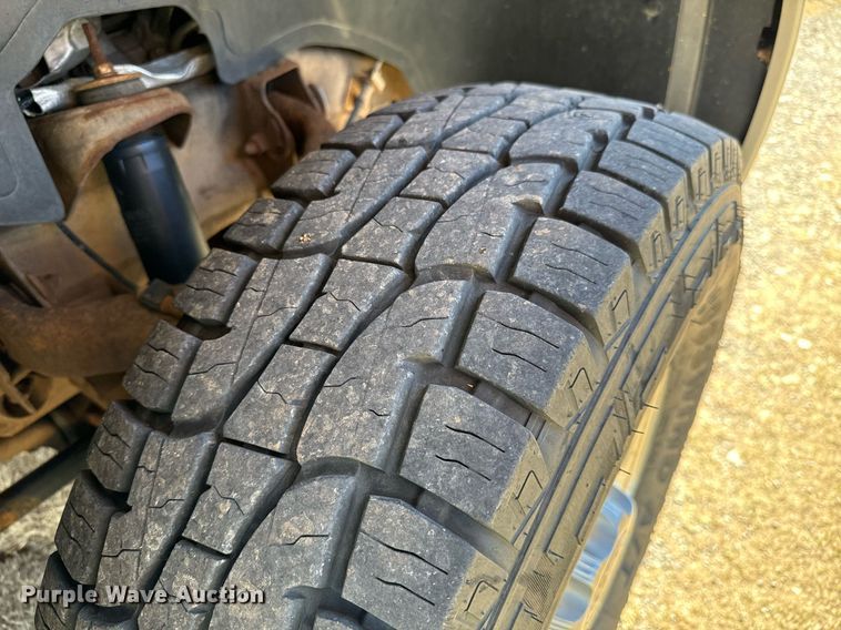 image for item GG9844 2005 GMC Sierra 2500HD  Ext. Cab pickup truck