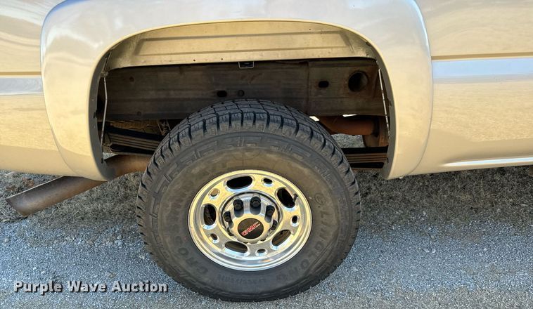 image for item GG9844 2005 GMC Sierra 2500HD  Ext. Cab pickup truck