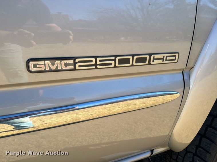 image for item GG9844 2005 GMC Sierra 2500HD  Ext. Cab pickup truck