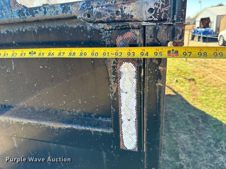 image for item GG9845 2000 Gooseneck  dump trailer