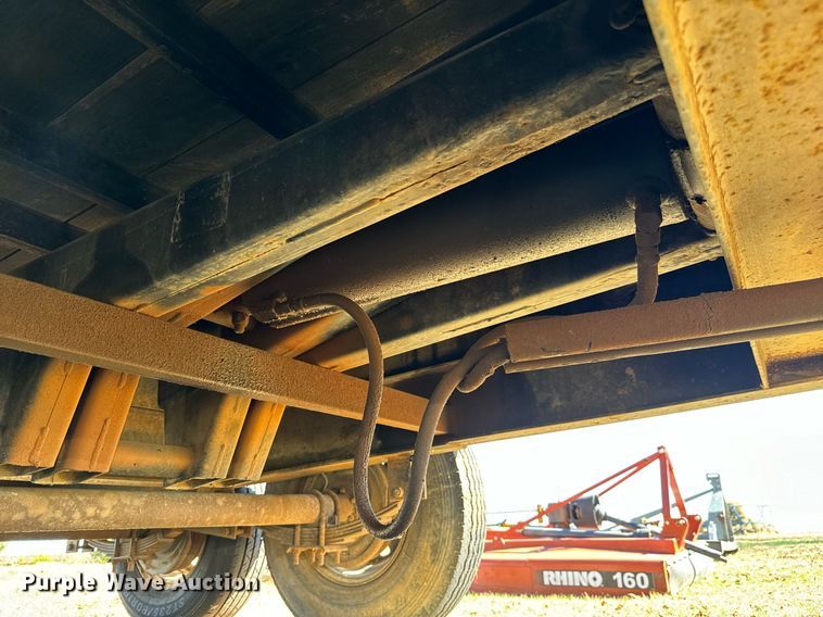 image for item GG9845 2000 Gooseneck  dump trailer