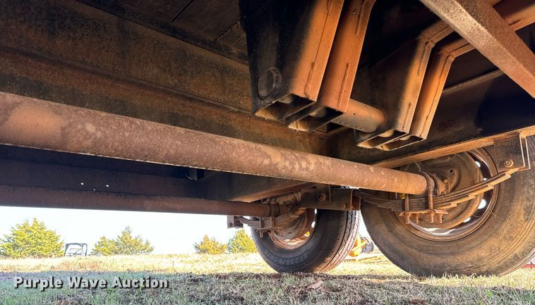 image for item GG9845 2000 Gooseneck  dump trailer