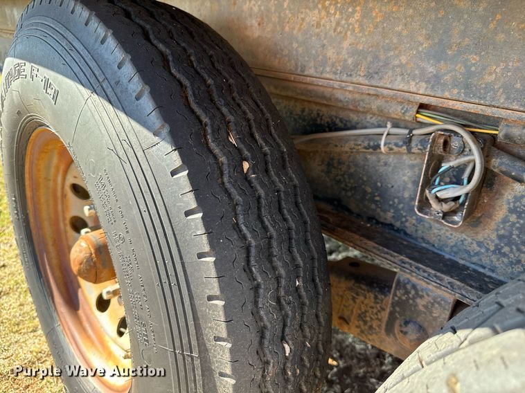 image for item GG9845 2000 Gooseneck  dump trailer