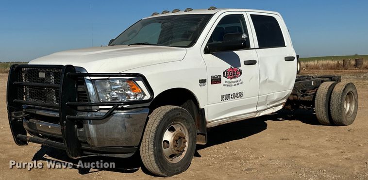 image for item GG9863 2012 Dodge Ram 3500HD  Crew Cab pickup truck cab and chassis