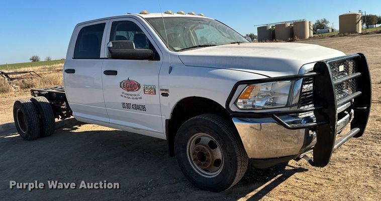 image for item GG9863 2012 Dodge Ram 3500HD  Crew Cab pickup truck cab and chassis