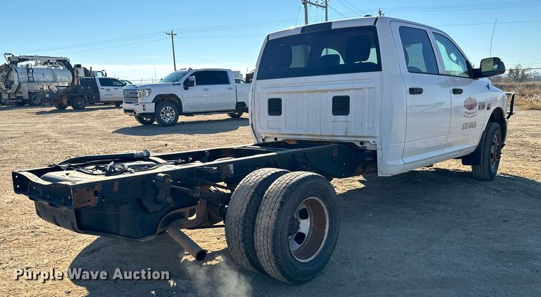 image for item GG9863 2012 Dodge Ram 3500HD  Crew Cab pickup truck cab and chassis