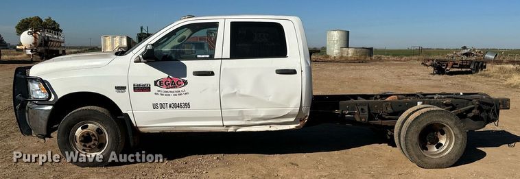 image for item GG9863 2012 Dodge Ram 3500HD  Crew Cab pickup truck cab and chassis