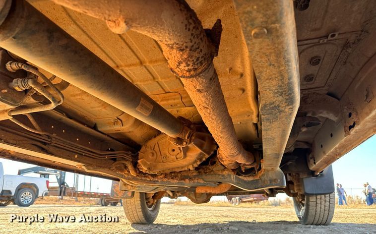 image for item GG9863 2012 Dodge Ram 3500HD  Crew Cab pickup truck cab and chassis