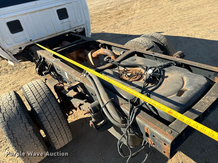 image for item GG9863 2012 Dodge Ram 3500HD  Crew Cab pickup truck cab and chassis