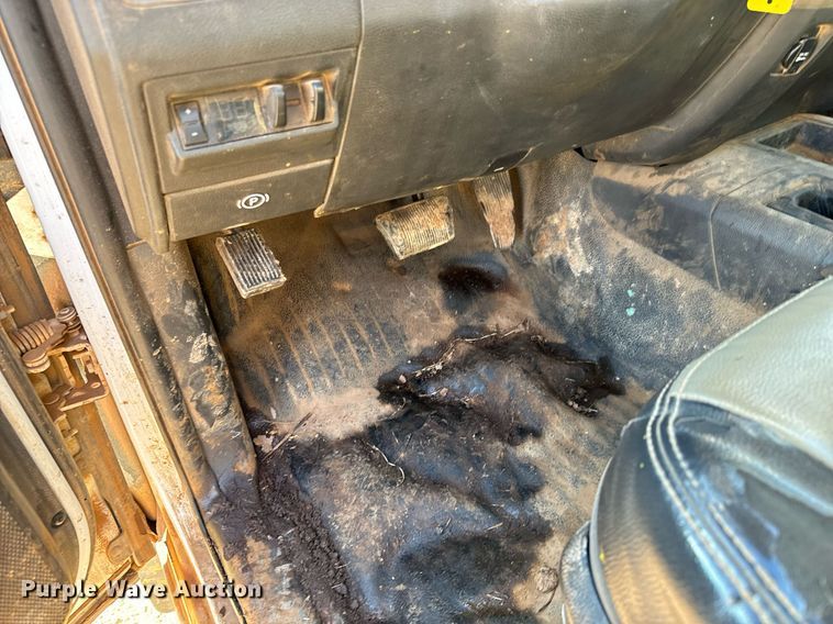 image for item GG9863 2012 Dodge Ram 3500HD  Crew Cab pickup truck cab and chassis