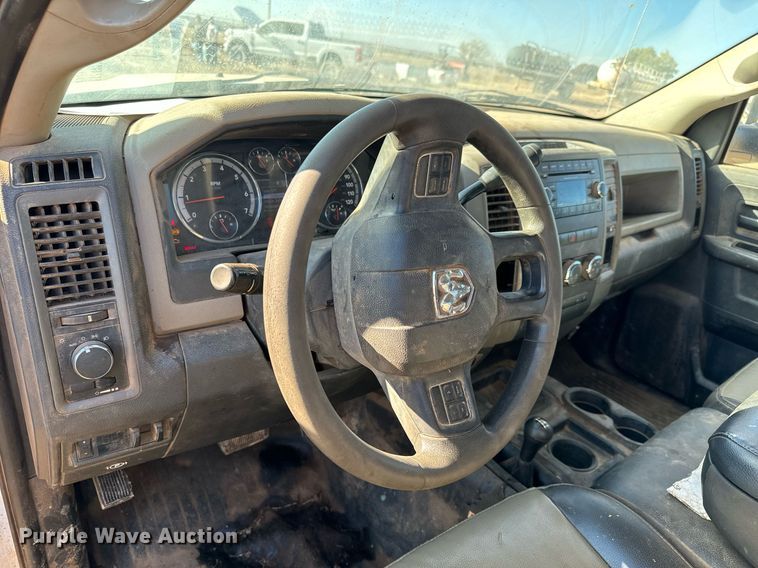 image for item GG9863 2012 Dodge Ram 3500HD  Crew Cab pickup truck cab and chassis