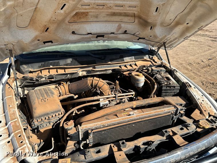 image for item GG9863 2012 Dodge Ram 3500HD  Crew Cab pickup truck cab and chassis