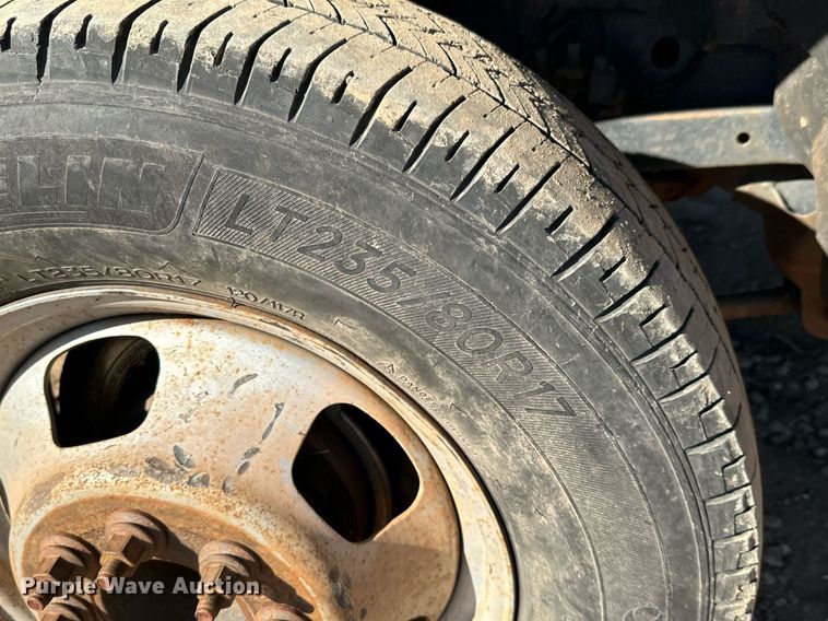 image for item GG9863 2012 Dodge Ram 3500HD  Crew Cab pickup truck cab and chassis