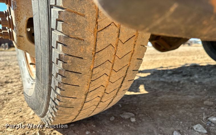 image for item GG9863 2012 Dodge Ram 3500HD  Crew Cab pickup truck cab and chassis