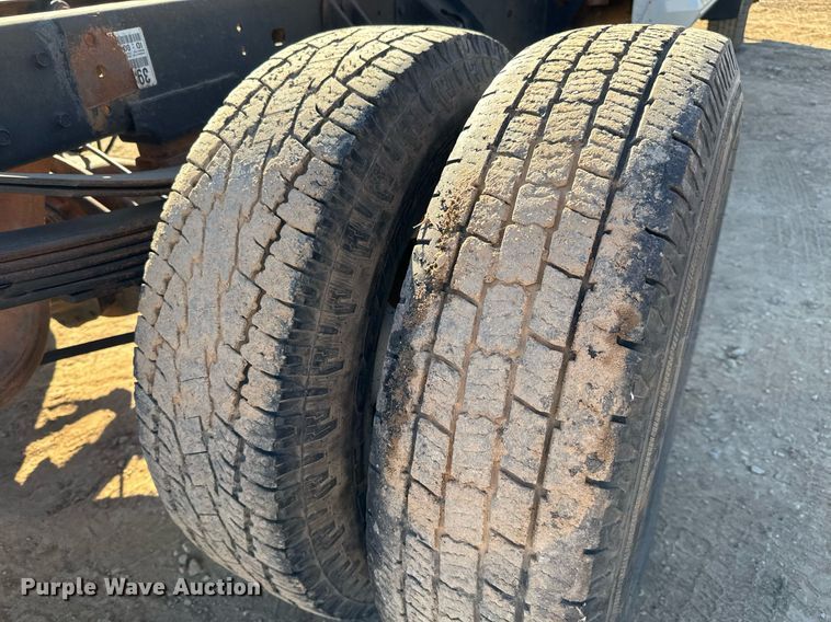 image for item GG9863 2012 Dodge Ram 3500HD  Crew Cab pickup truck cab and chassis