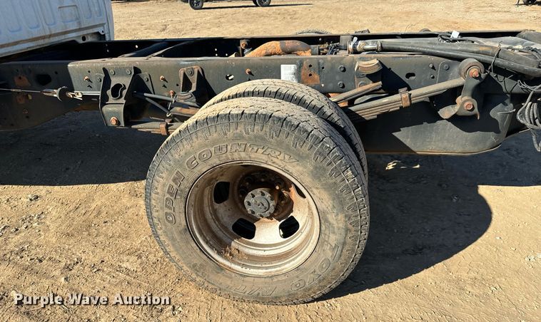 image for item GG9863 2012 Dodge Ram 3500HD  Crew Cab pickup truck cab and chassis