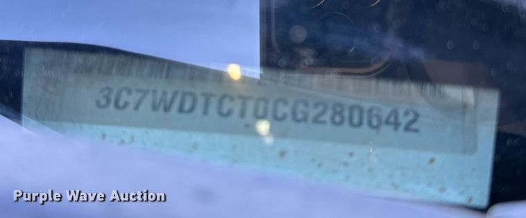 image for item GG9863 2012 Dodge Ram 3500HD  Crew Cab pickup truck cab and chassis