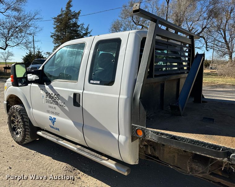 image for item GG9868 2012 Ford F250 Super Duty  SuperCab flatbed pickup truck