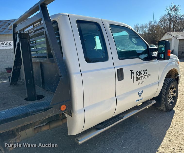 image for item GG9868 2012 Ford F250 Super Duty  SuperCab flatbed pickup truck